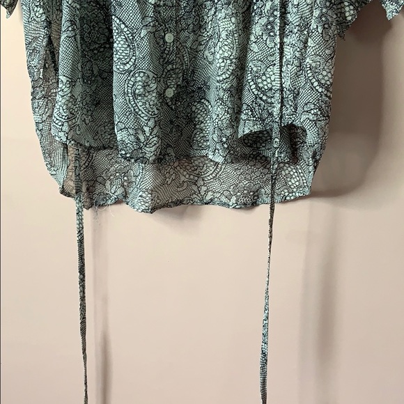 ‘XHILARATION’ GRAY PLEATED BUTTON DOWN BLOUSE!!! - Picture 4 of 7